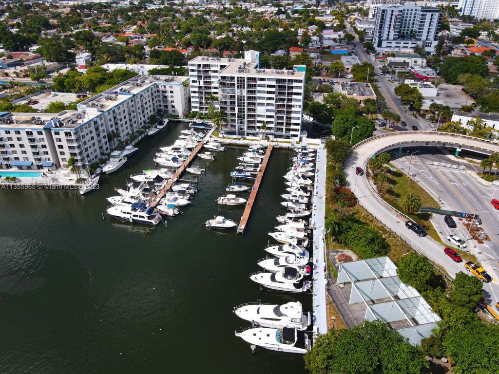 Marina: Dock for rent in Miami, FLSE - 33125
