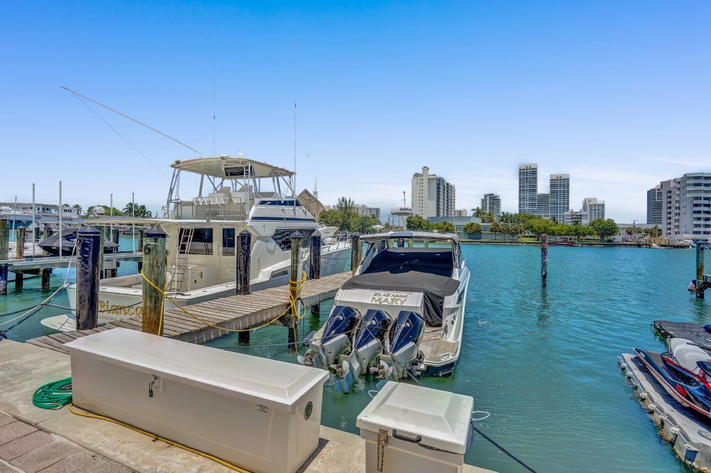 Miami Beach Florida Boat Slip For Sale At King Cole Condo Marina Complex 15301