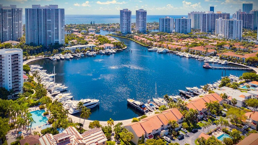 Marina: Dock