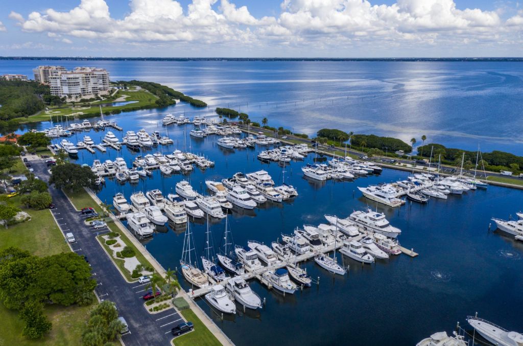 Marina: Dock